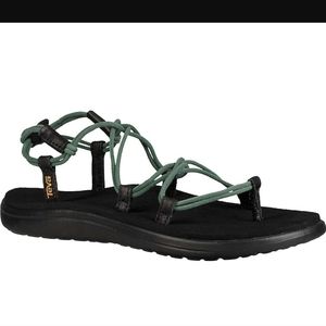 Teva Voya Infinity Sandals | Size 8